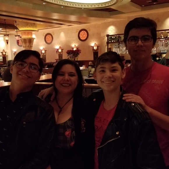 Meet your Posher, Lalaine - Picture 5 of 16